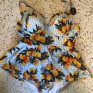 TORRID PUSHUP GINGHAM SKIRTED SWIMSUIT SIZE 1 NEW